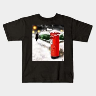 Traditional Christmas Illustration: Red Post Box in Snow [Soft Mix] Kids T-Shirt